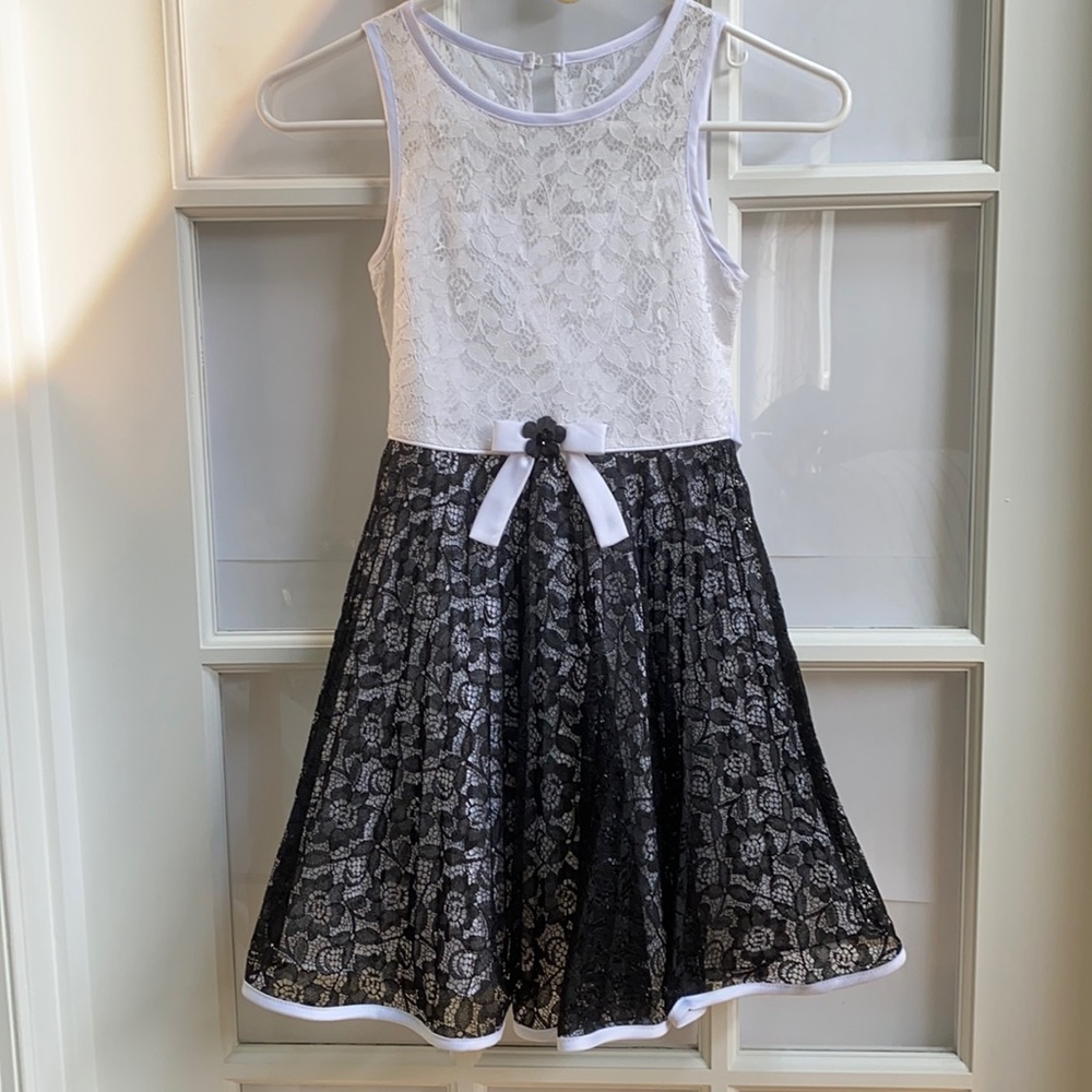 Iris & Ivy girls black and white dress size 7.